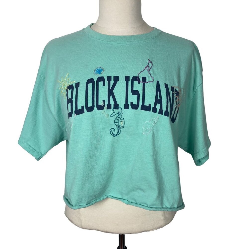 Block Island Hand Embroidered Crop T Shirt Large Aqua Sea Horse Jellyfish OOAK